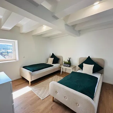 Sehr Gut Ausgestattetes Einfamilienhaus