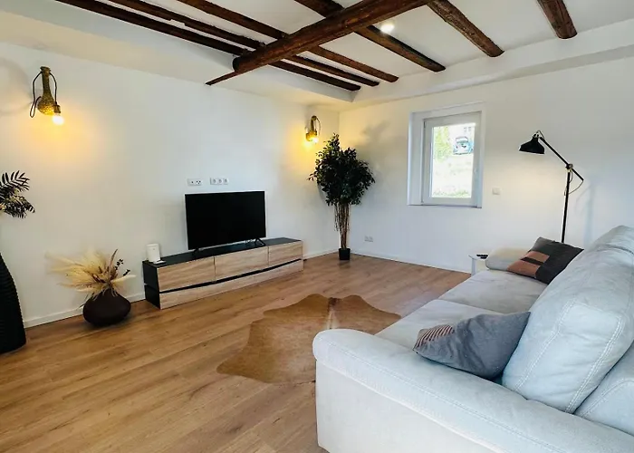 Sehr Gut Ausgestattetes Einfamilienhaus *