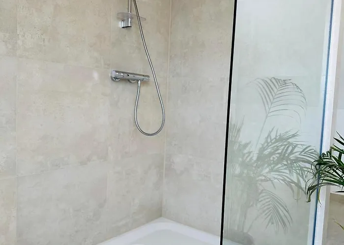 Sehr Gut Ausgestattetes Einfamilienhaus *